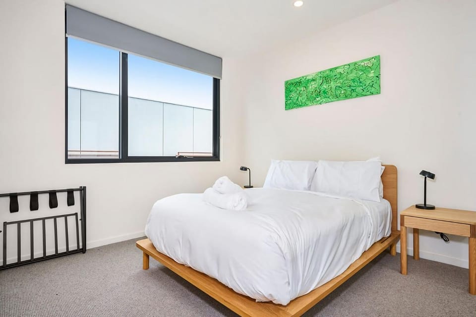 The Swan - 10 Minutes to MCG Apartment in Melbourne