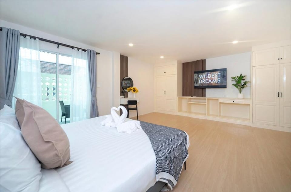 Patong Center lucky home House in Patong