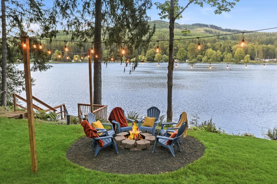 Patio, Garden, View (from property/room), Seating area, Lake view