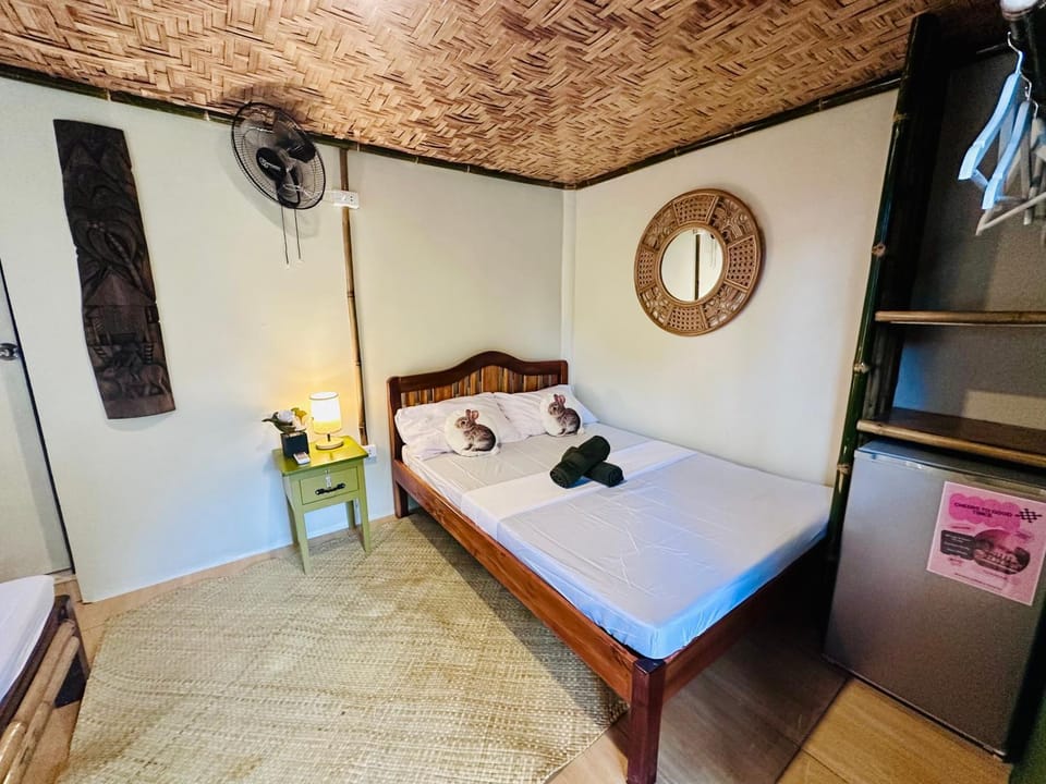 The Green House Port Barton Hostel in San Vicente