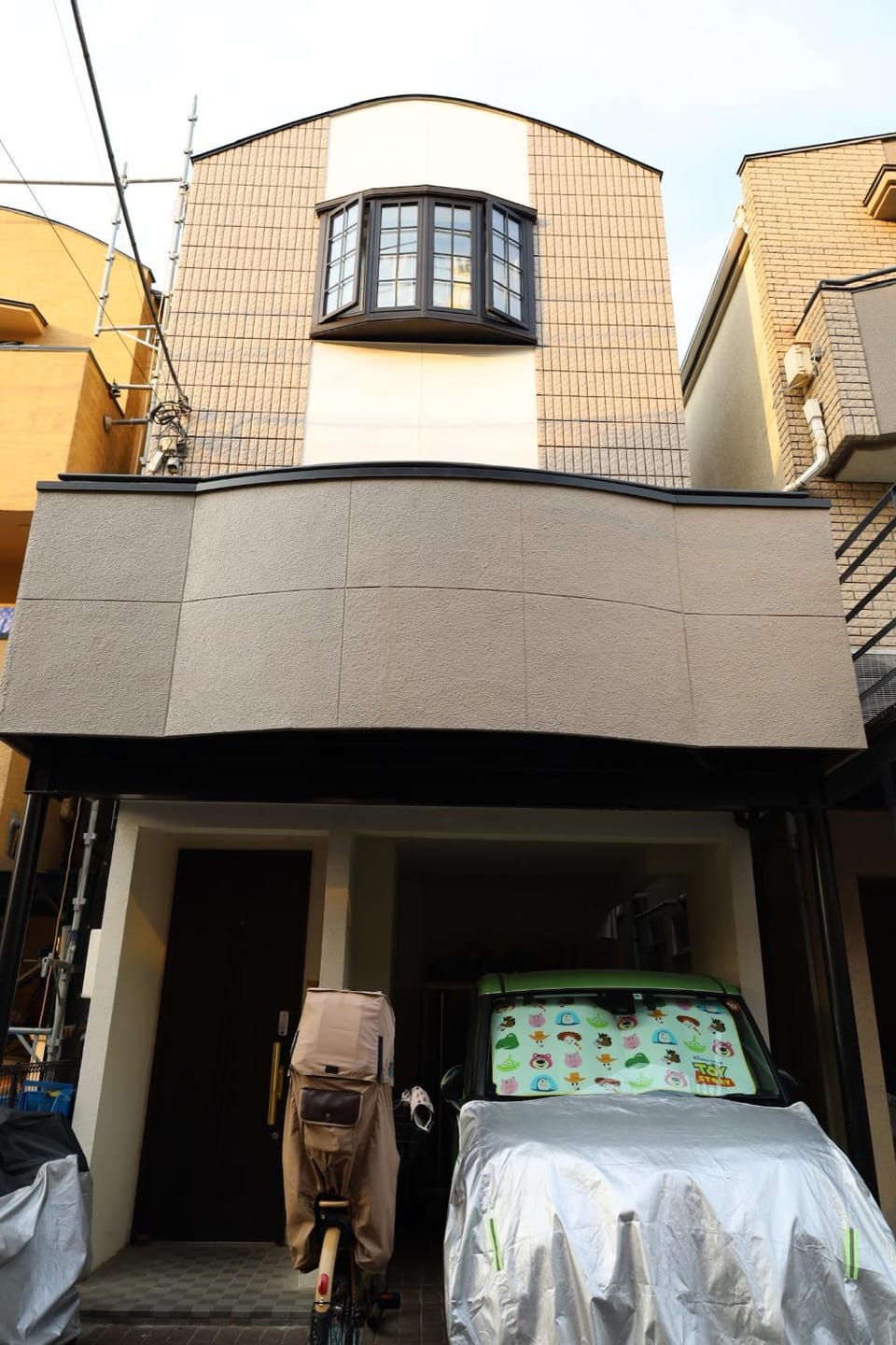 Property building, Day