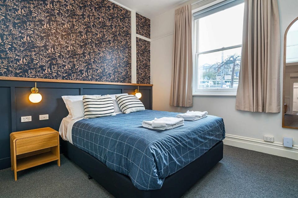 Ground floor heritage 1 bed plus parking Apartment in Hobart