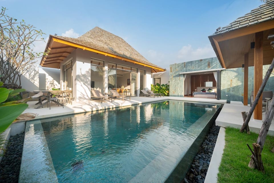 Property building, Swimming pool
