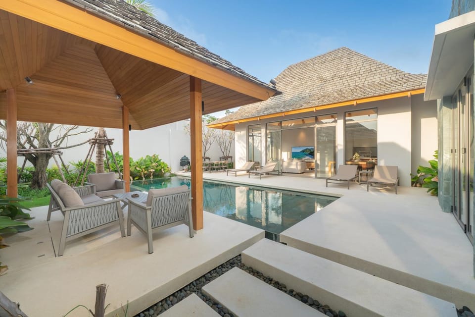 Seating area, Swimming pool