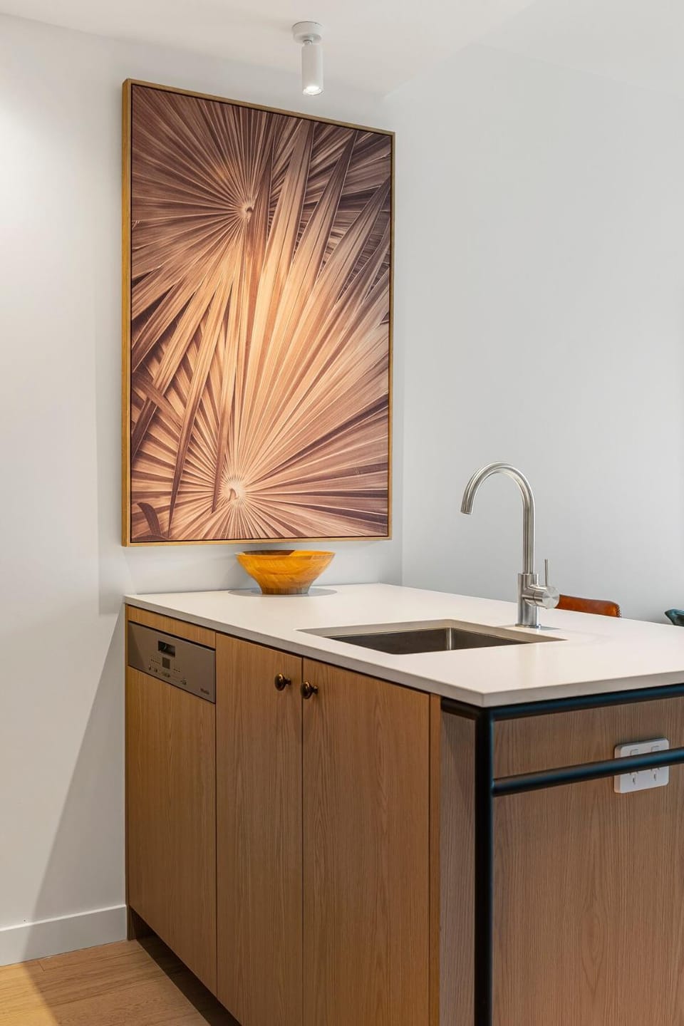 The Queensbridge Contemporary Nostalgia Apartment in Southbank