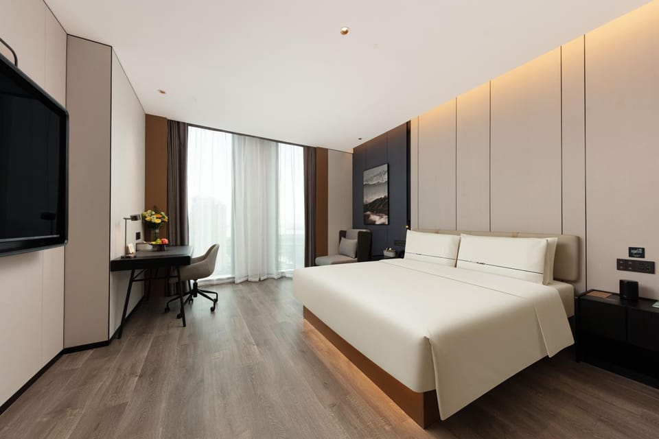 Wuhan Yellow Crane Tower Longhu Bai Sha Tian Street Atour Hotel Hotel in Wuhan