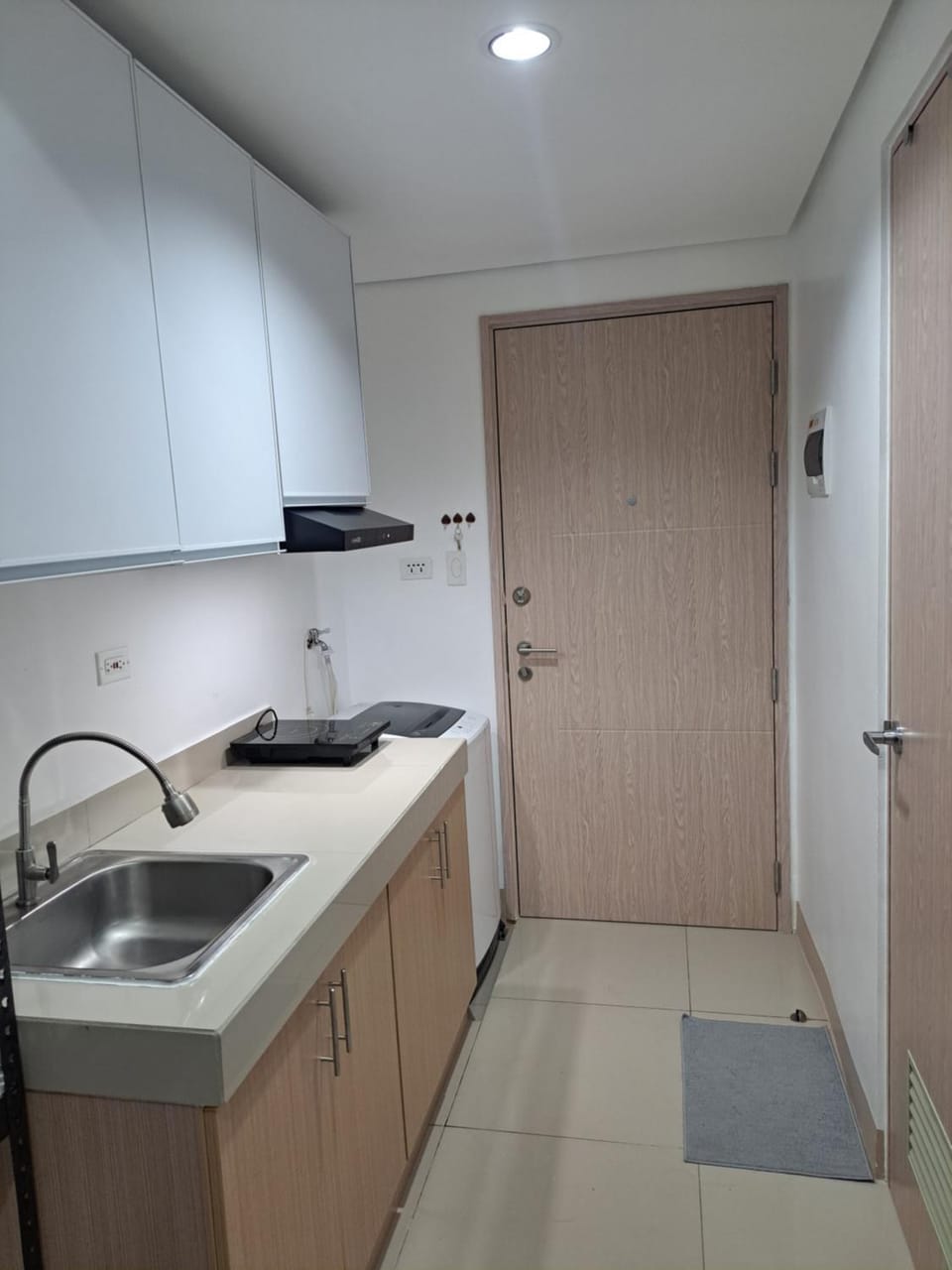 Ivy's CozyStaycation Hotel in Calabarzon
