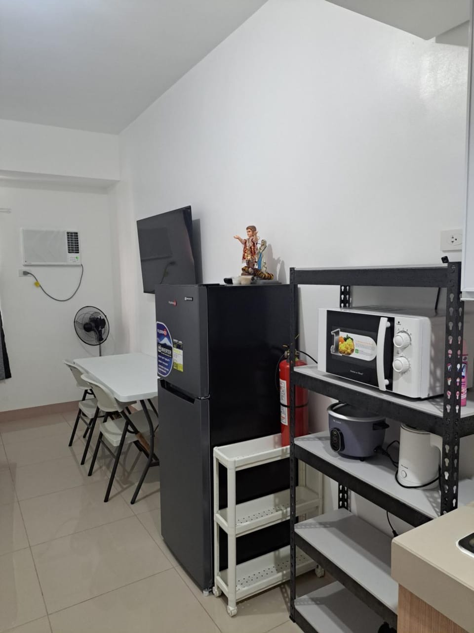 Ivy's CozyStaycation Hotel in Calabarzon
