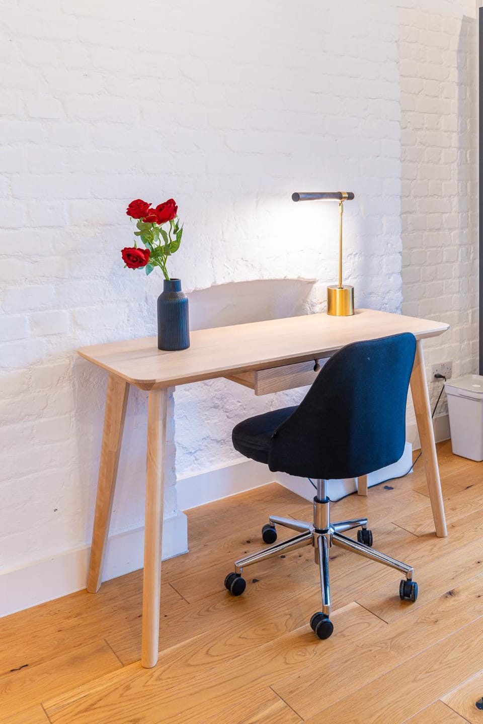 Farringdon Entire Building 4BR Sleeps 18 House in London Borough of Islington