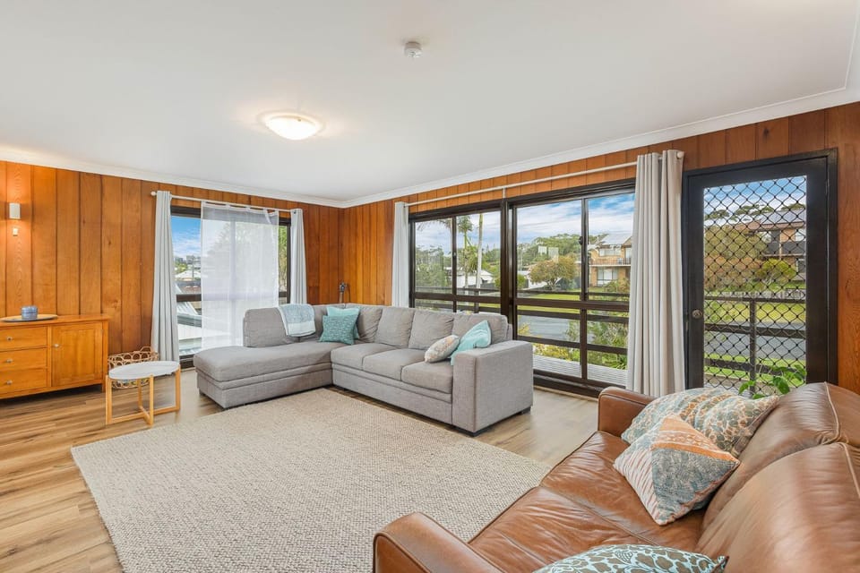 13 Golf Road House in Bermagui