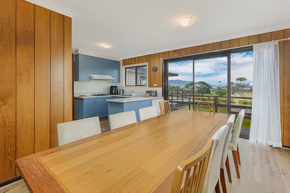 13 Golf Road House in Bermagui