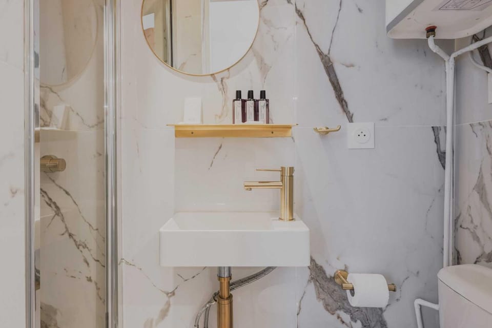 Shower, Toilet, Bathroom