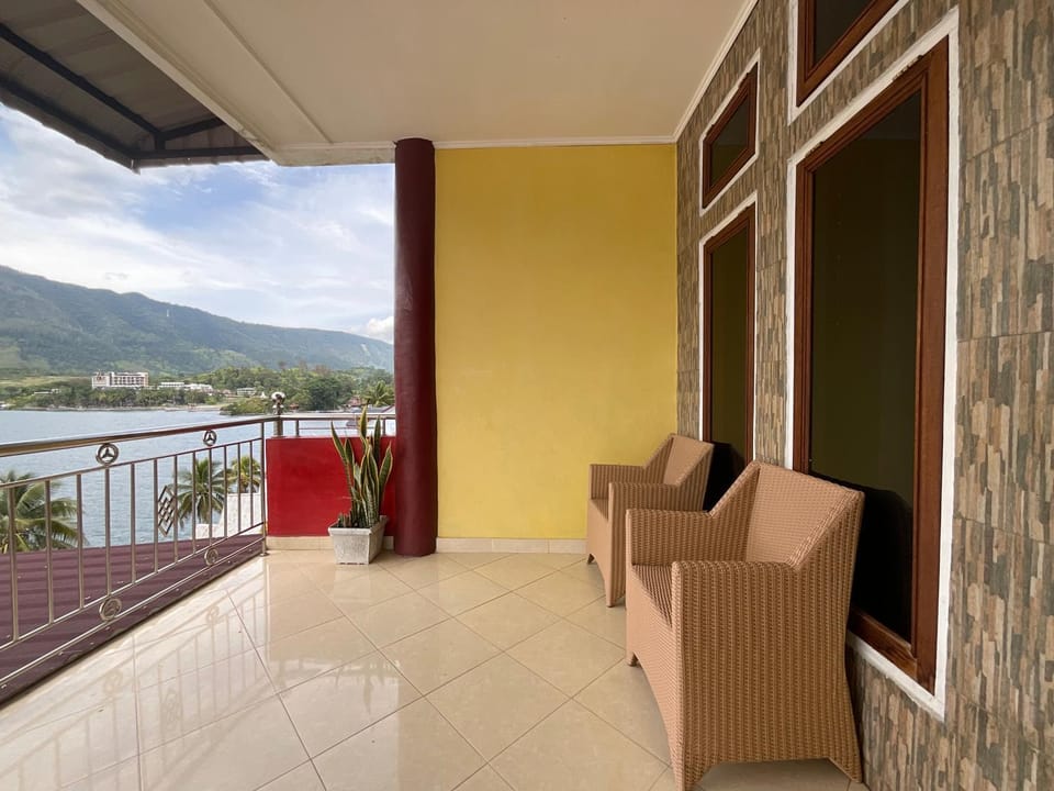 Natural landscape, Balcony/Terrace, Lake view, Mountain view