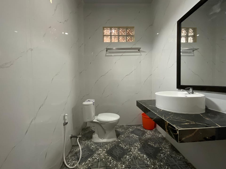 Shower, Toilet, Bathroom, bidet