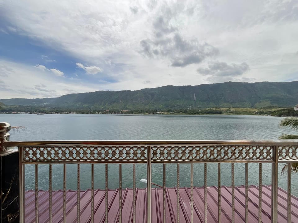 Natural landscape, Lake view, Mountain view