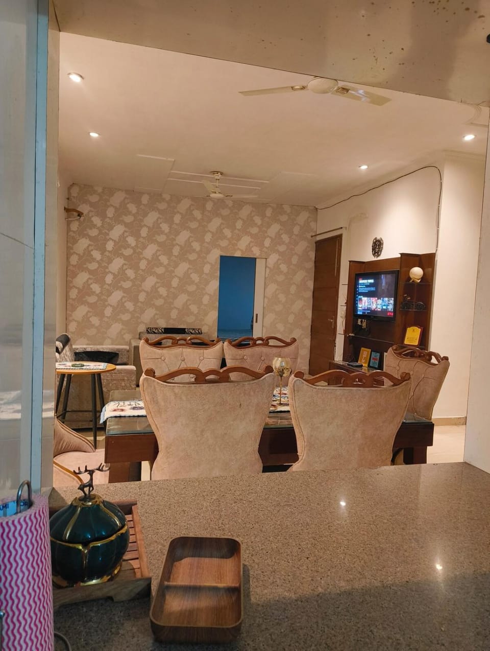 Communal lounge/ TV room