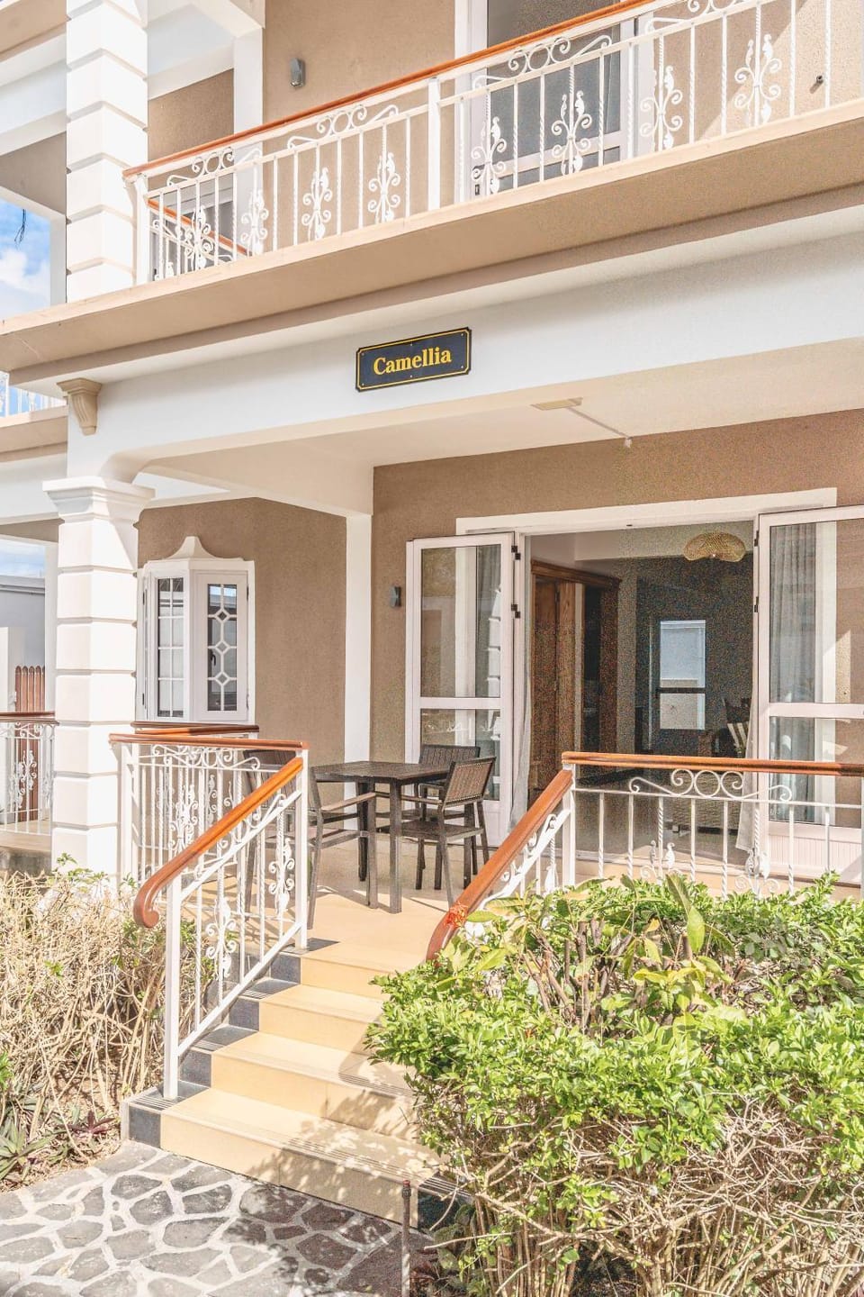 Property building, Patio, Balcony/Terrace