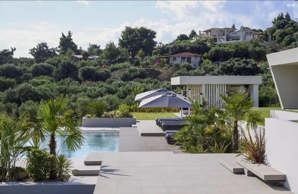 Garden, View (from property/room), Swimming pool