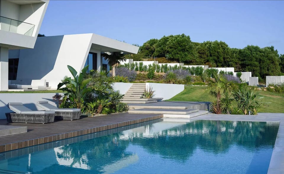 Property building, Garden, Swimming pool