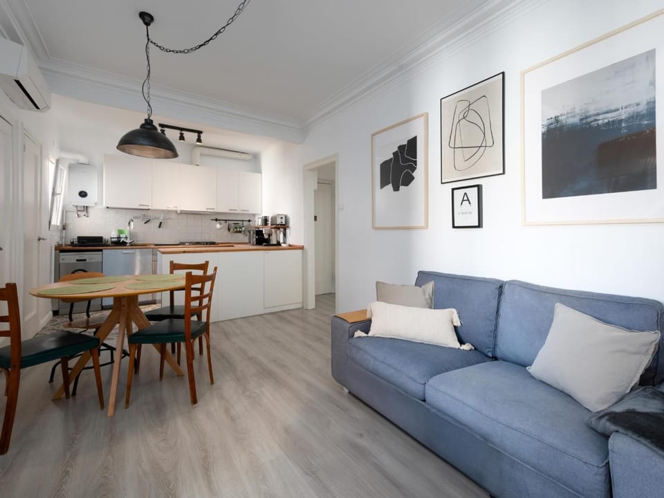 Kitchen or kitchenette, Living room
