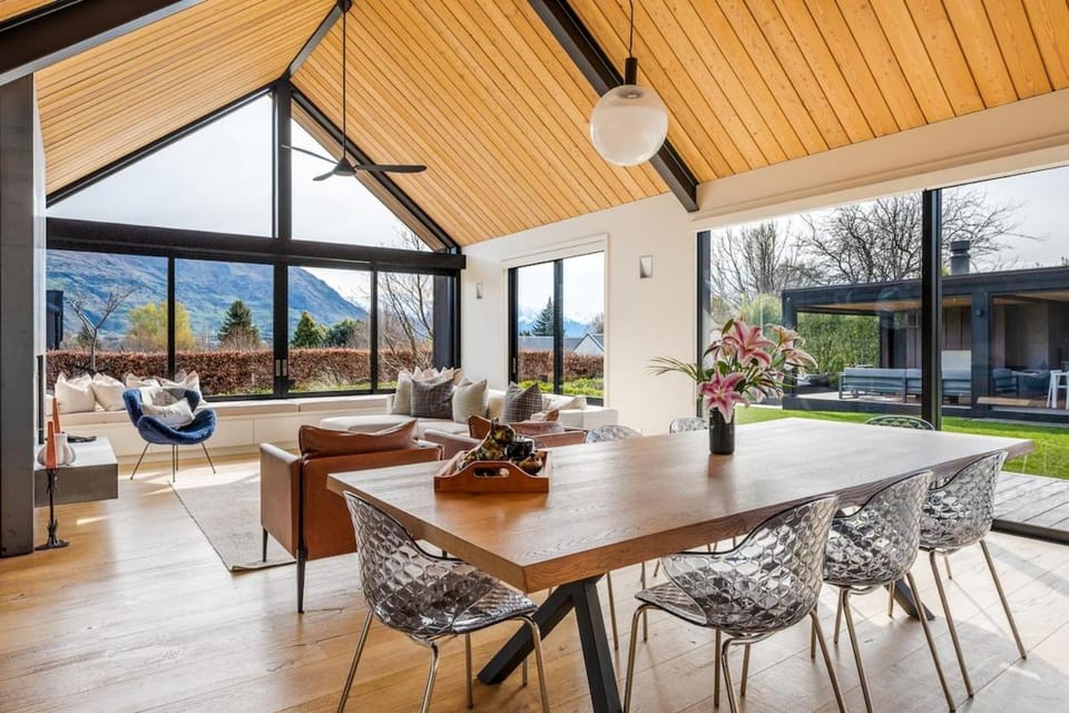 Day, Natural landscape, View (from property/room), Living room, Dining area, Mountain view