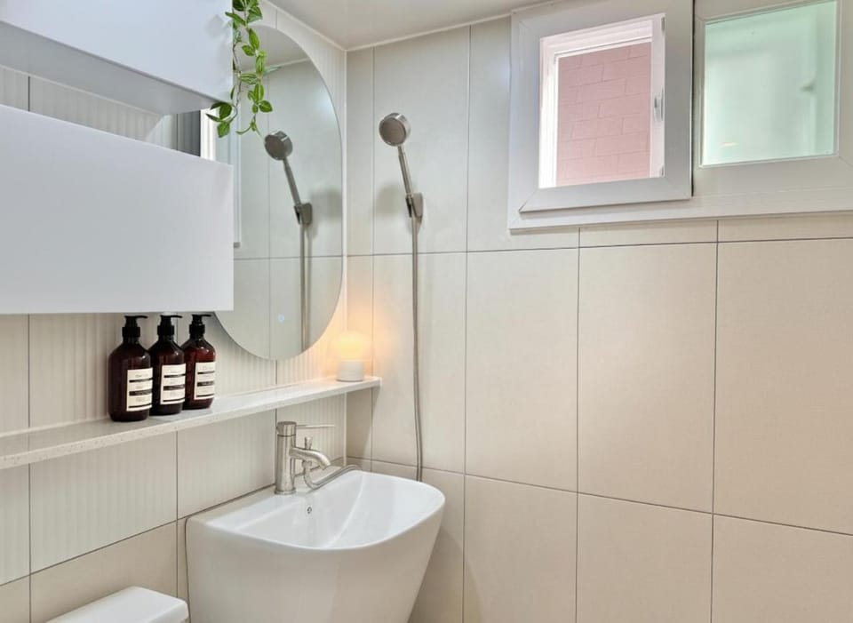 Toilet, Bathroom
