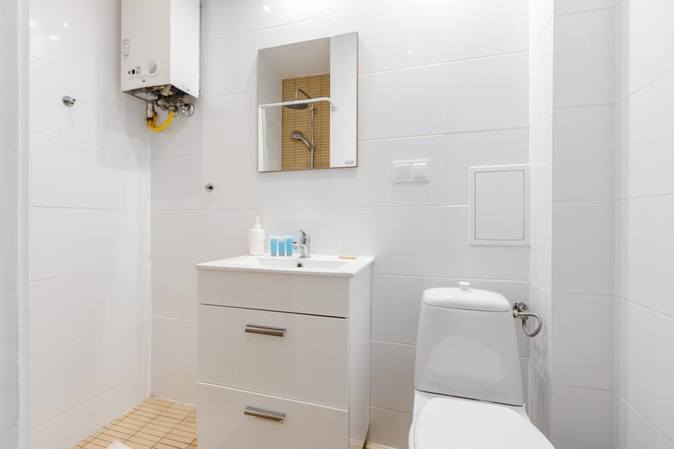 Shower, Toilet, Bathroom