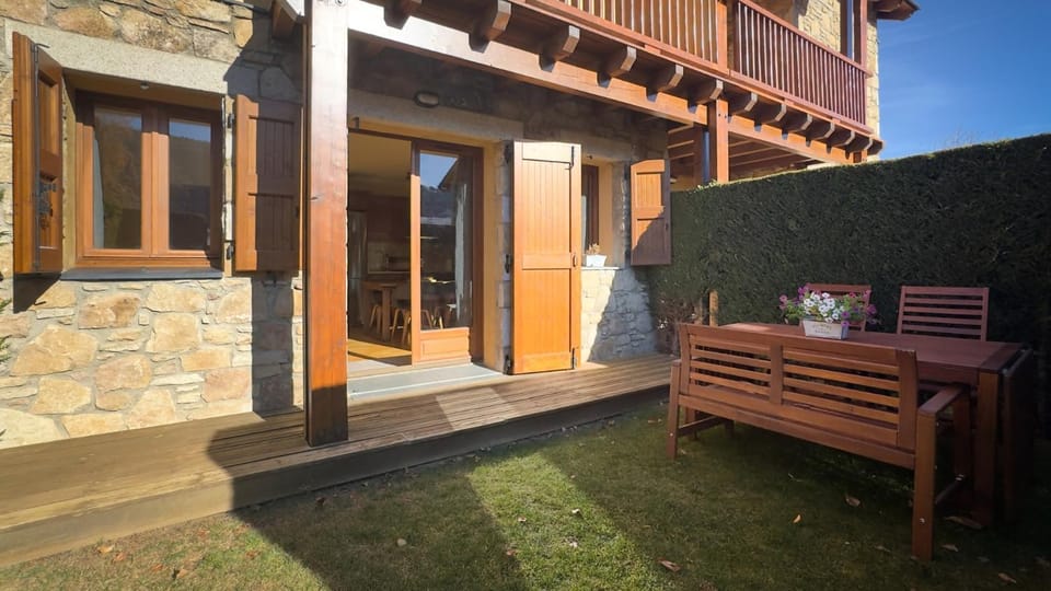 El Plà de l'Ós Apartment in Occitanie