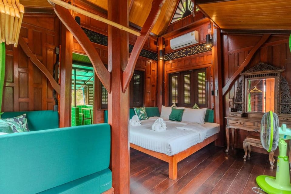 V89 6BR Timeless Design Huge Pool & Mountain View Villa in Rawai