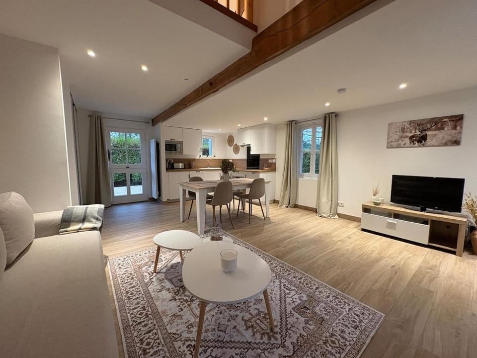 Au Bois Clair, Nature au coeur de la Sologne, Zoo de Beauval, Châteaux de la Loire, WIFI, 1 chambre, 2 lits, 1 SDB House in Centre-Val de Loire