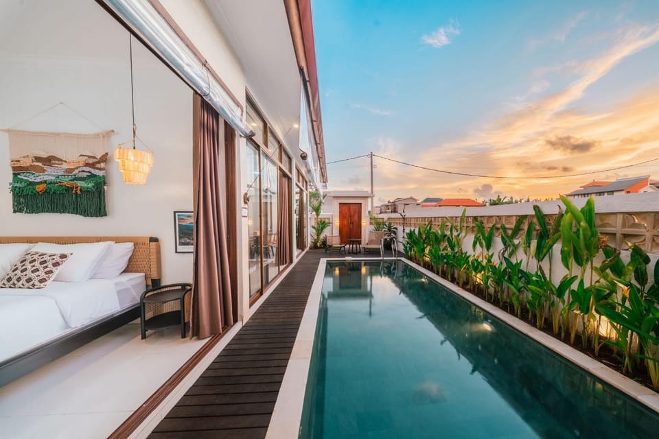 Pool view, Swimming pool, sunbed