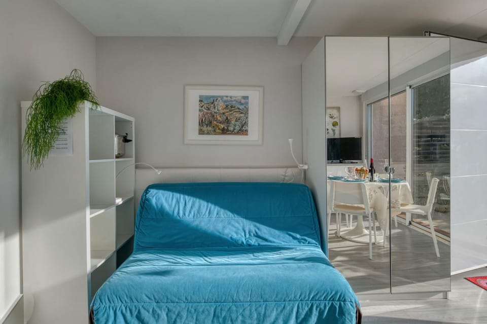 Living room, Bedroom