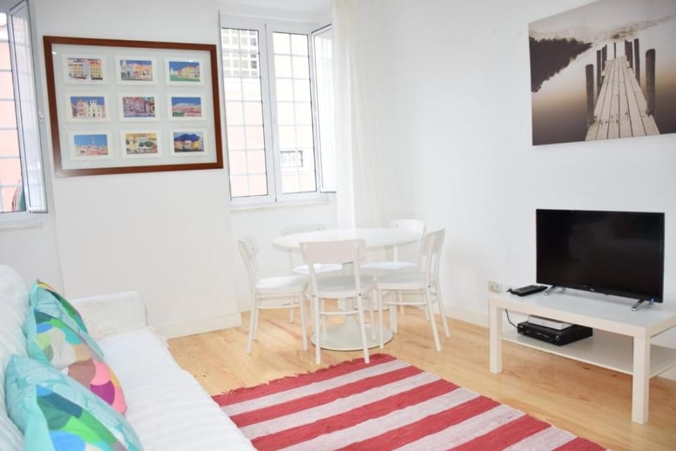 TV and multimedia, Living room, Dining area