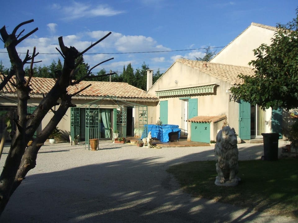 Property building, Internal: Not applicable to any particular room