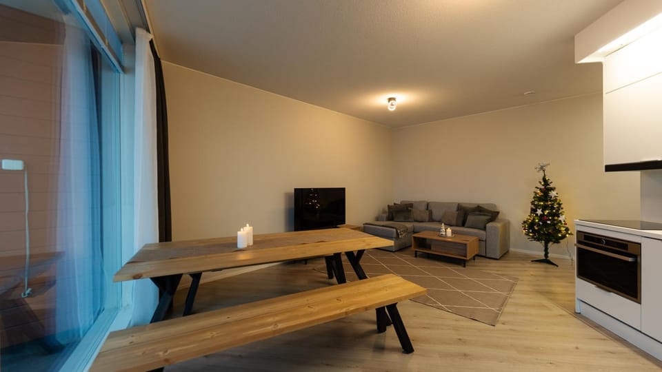 TV and multimedia, Kitchen or kitchenette, Living room, Seating area, Dining area