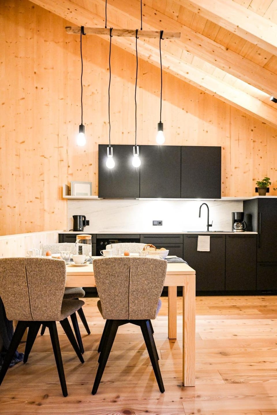Kitchen or kitchenette, Dining area, stove
