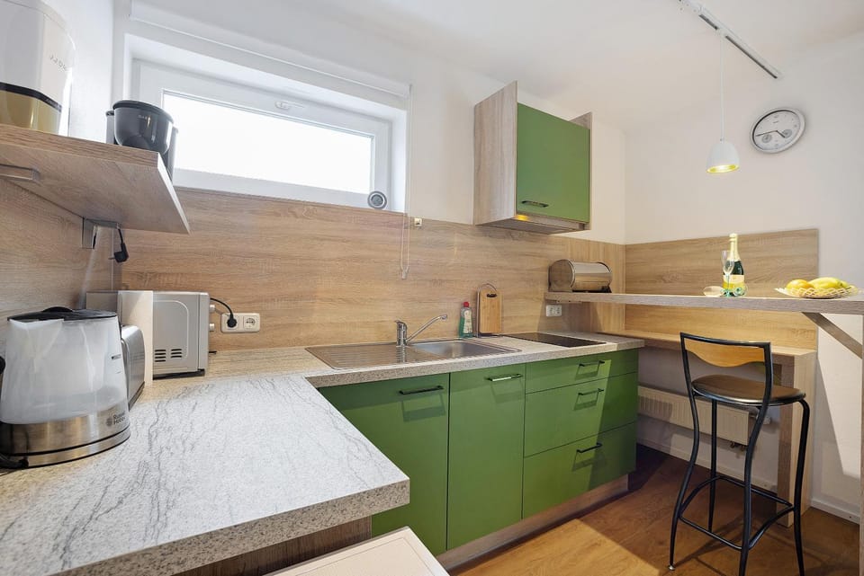 Kitchen or kitchenette, Living room