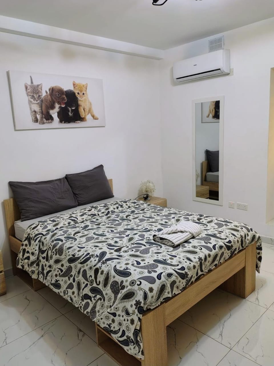 Bed, Bedroom, air conditioner