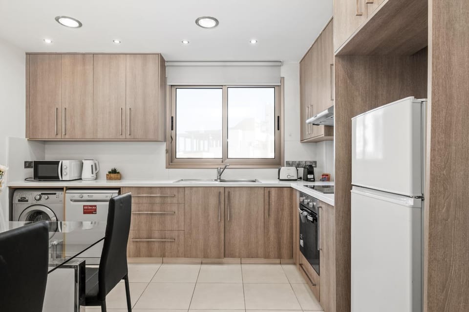 Coffee/tea facilities, Kitchen or kitchenette, dishwasher, minibar, oven, stove, toaster