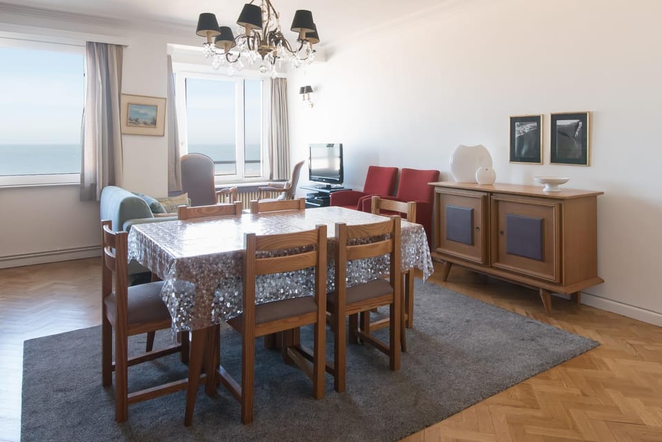 LECOMTE - The Shoreline Beachwalks 78 Apartment in Ostend