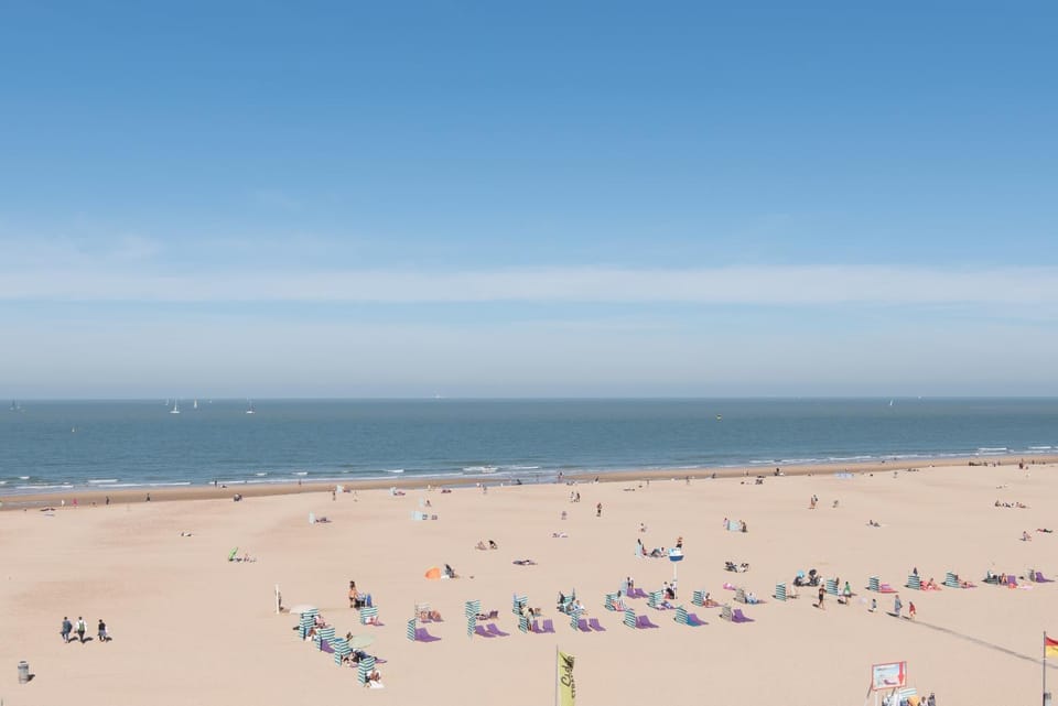 LECOMTE - The Shoreline Beachwalks 78 Apartment in Ostend