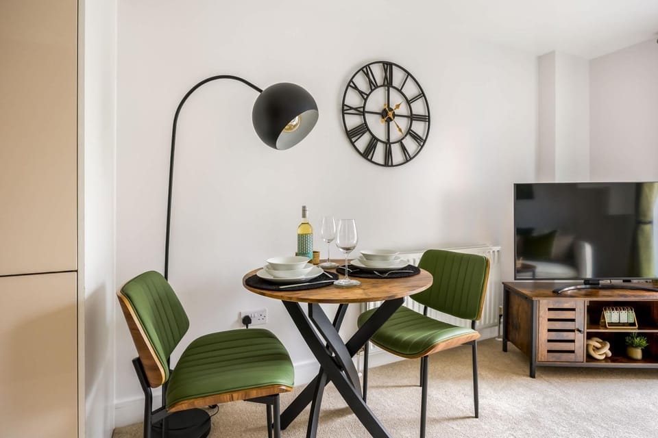 TV and multimedia, Living room, Dining area