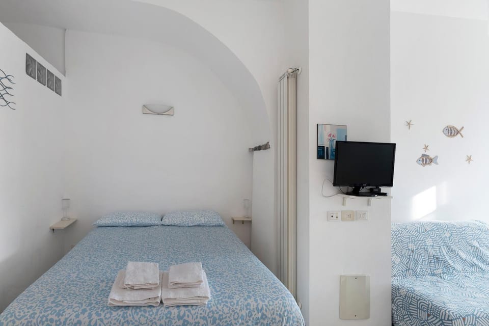 Property building, Living room, Bedroom