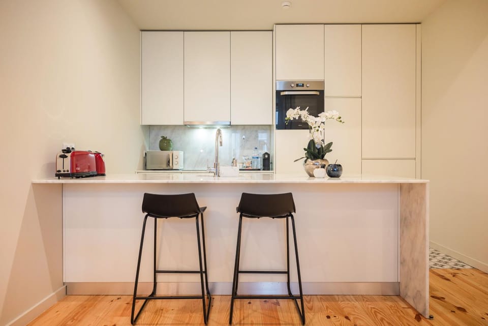 Luxury Style 1 with AC Downtown Porto near Metro Apartment in Porto