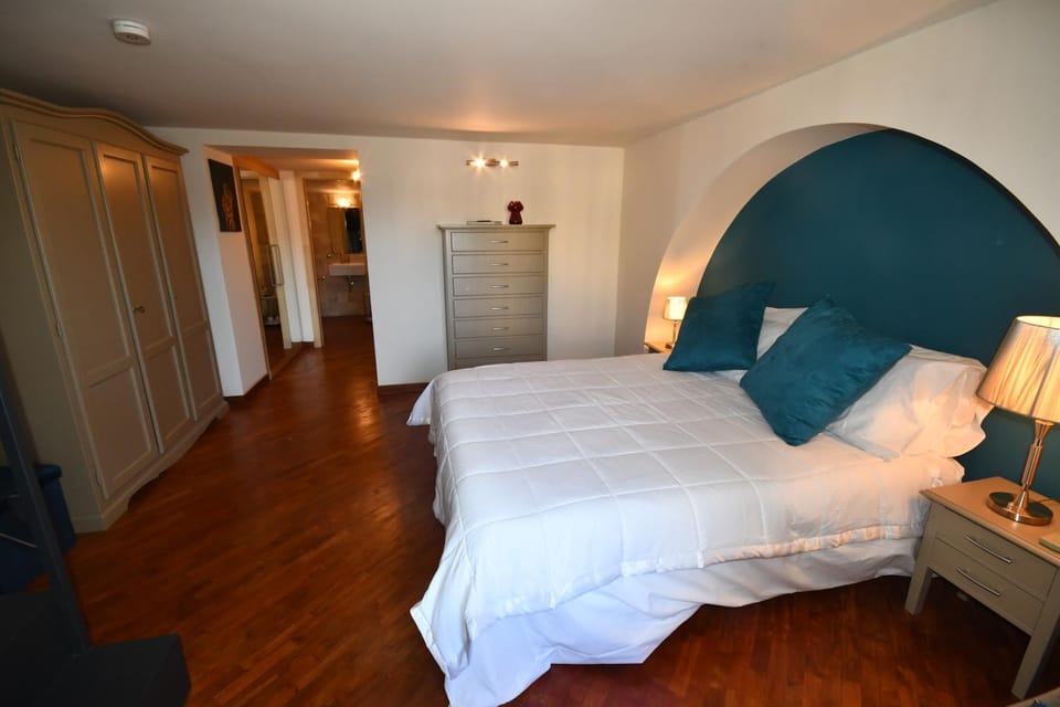 Bedroom, wardrobe
