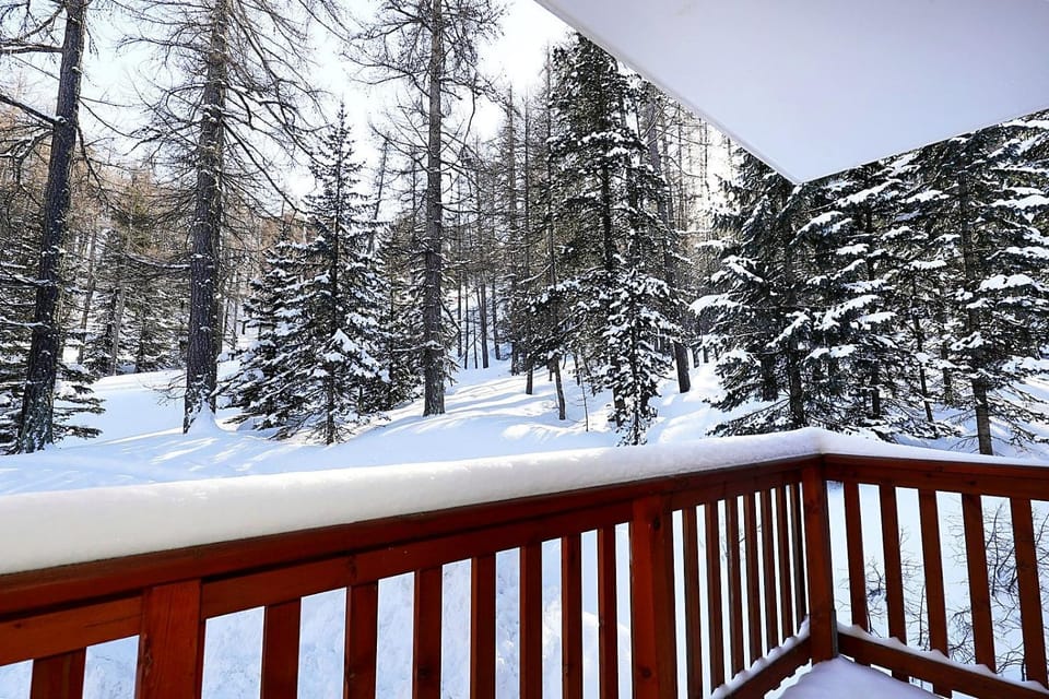 Albane Vars T2 skis aux pieds face aux pistes Apartment in Provence-Alpes-Côte d'Azur