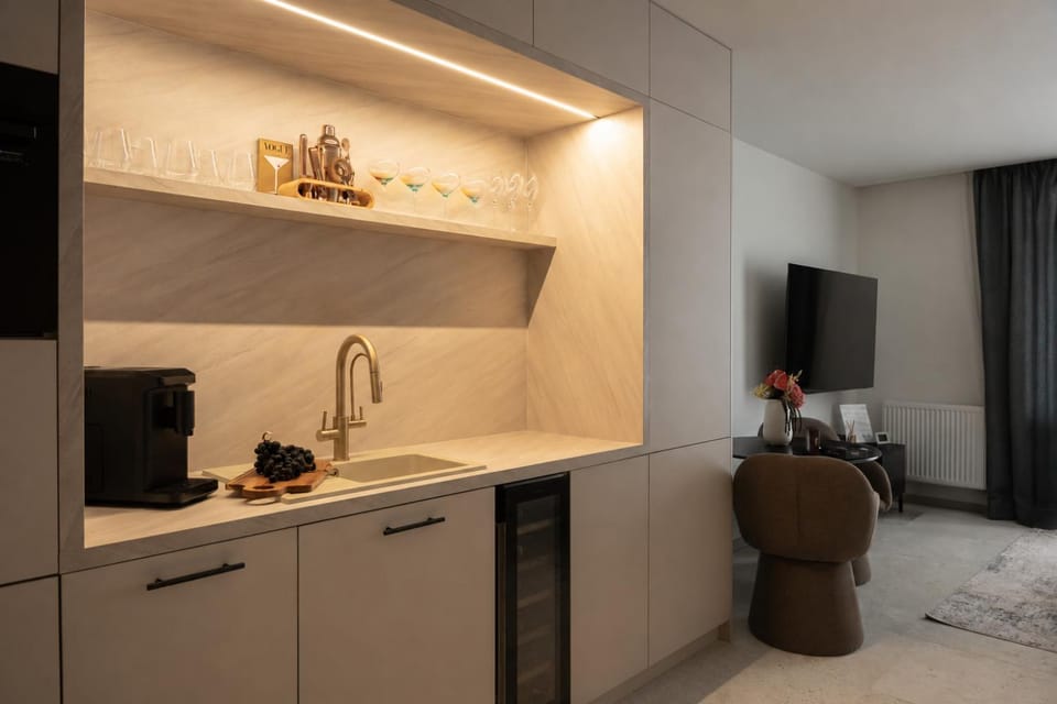 Kitchen or kitchenette