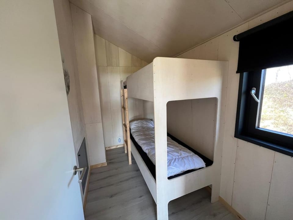 Tiny DuinHut midden in de natuur Apartment in Callantsoog