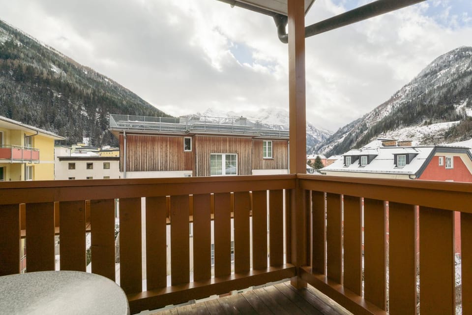 Skiing, View (from property/room), Balcony/Terrace