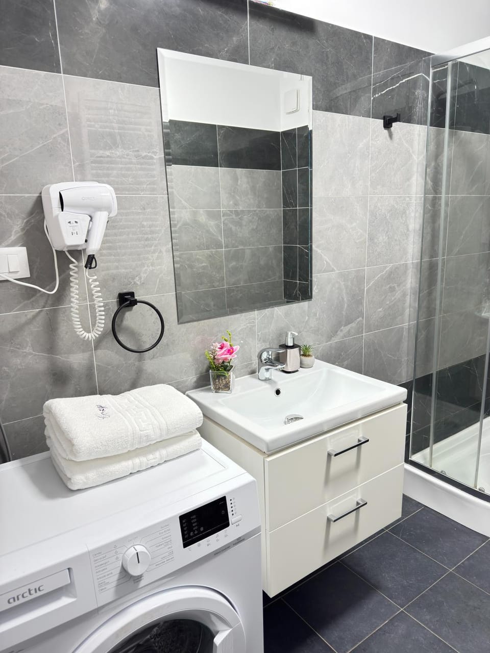 Shower, Bathroom, towels, washing machine, dryer